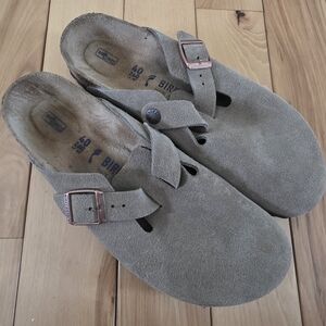 Birkenstock Suede Boston Clogs in Taupe